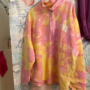Brand new VS 1/4 zip up
